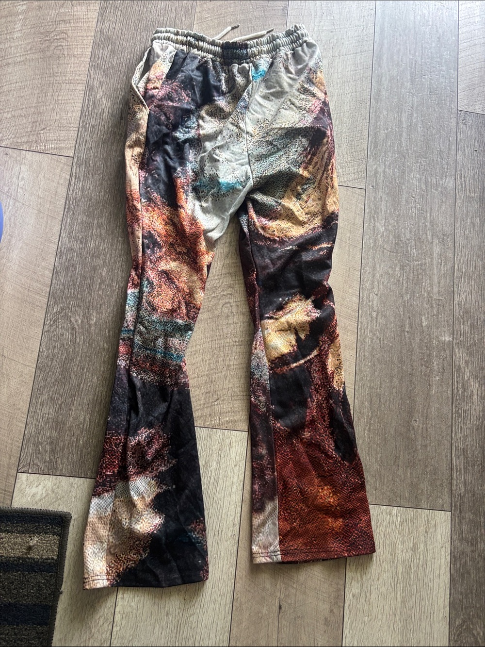 Abstract Multicolor Mesh Flare Pants - Picture 2 of 3